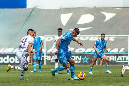 Nutmeg Soccer: Tips, Tricks, and Techniques Photo by Leonardo Hidalgo